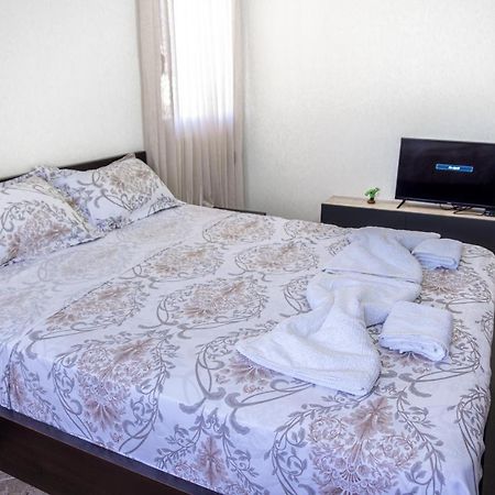City Center Two Private Bedrooms Near Scanderbeg Square On Shared Apartment Tirana Eksteriør billede