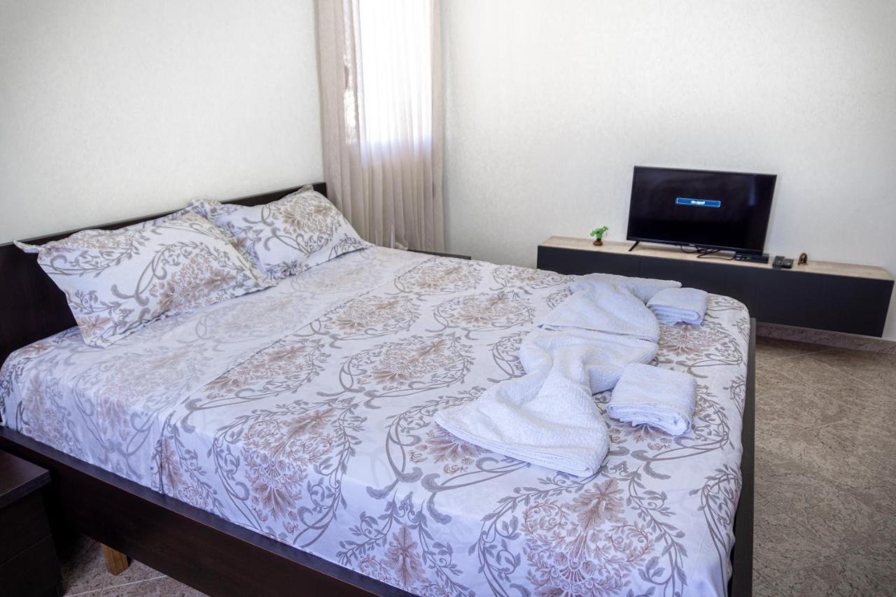 City Center Two Private Bedrooms Near Scanderbeg Square On Shared Apartment Tirana Eksteriør billede