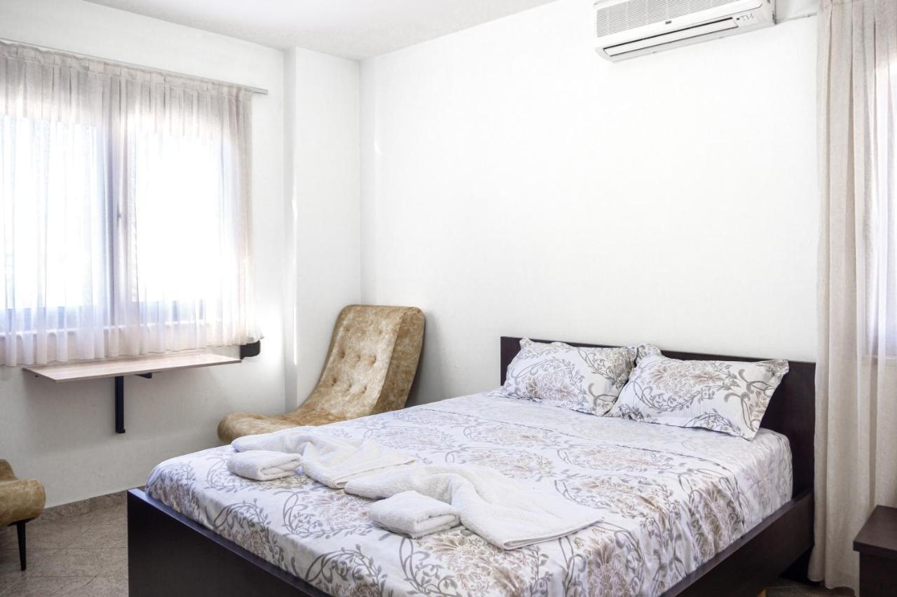 City Center Two Private Bedrooms Near Scanderbeg Square On Shared Apartment Tirana Eksteriør billede