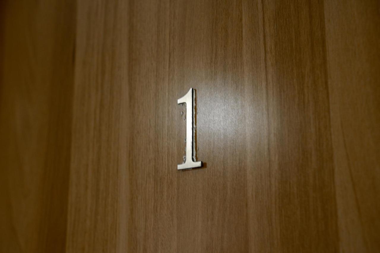 City Center Two Private Bedrooms Near Scanderbeg Square On Shared Apartment Tirana Eksteriør billede