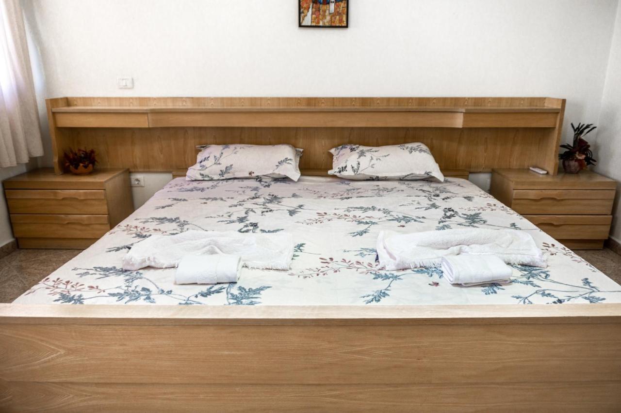 City Center Two Private Bedrooms Near Scanderbeg Square On Shared Apartment Tirana Eksteriør billede