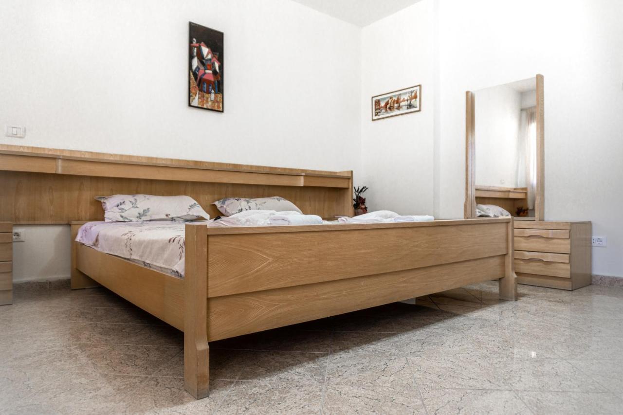 City Center Two Private Bedrooms Near Scanderbeg Square On Shared Apartment Tirana Eksteriør billede