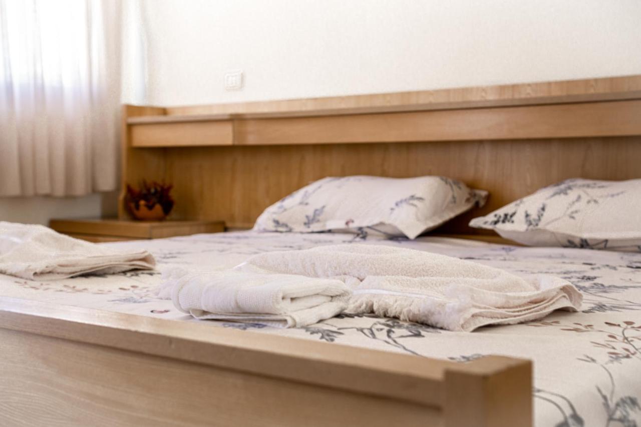City Center Two Private Bedrooms Near Scanderbeg Square On Shared Apartment Tirana Eksteriør billede